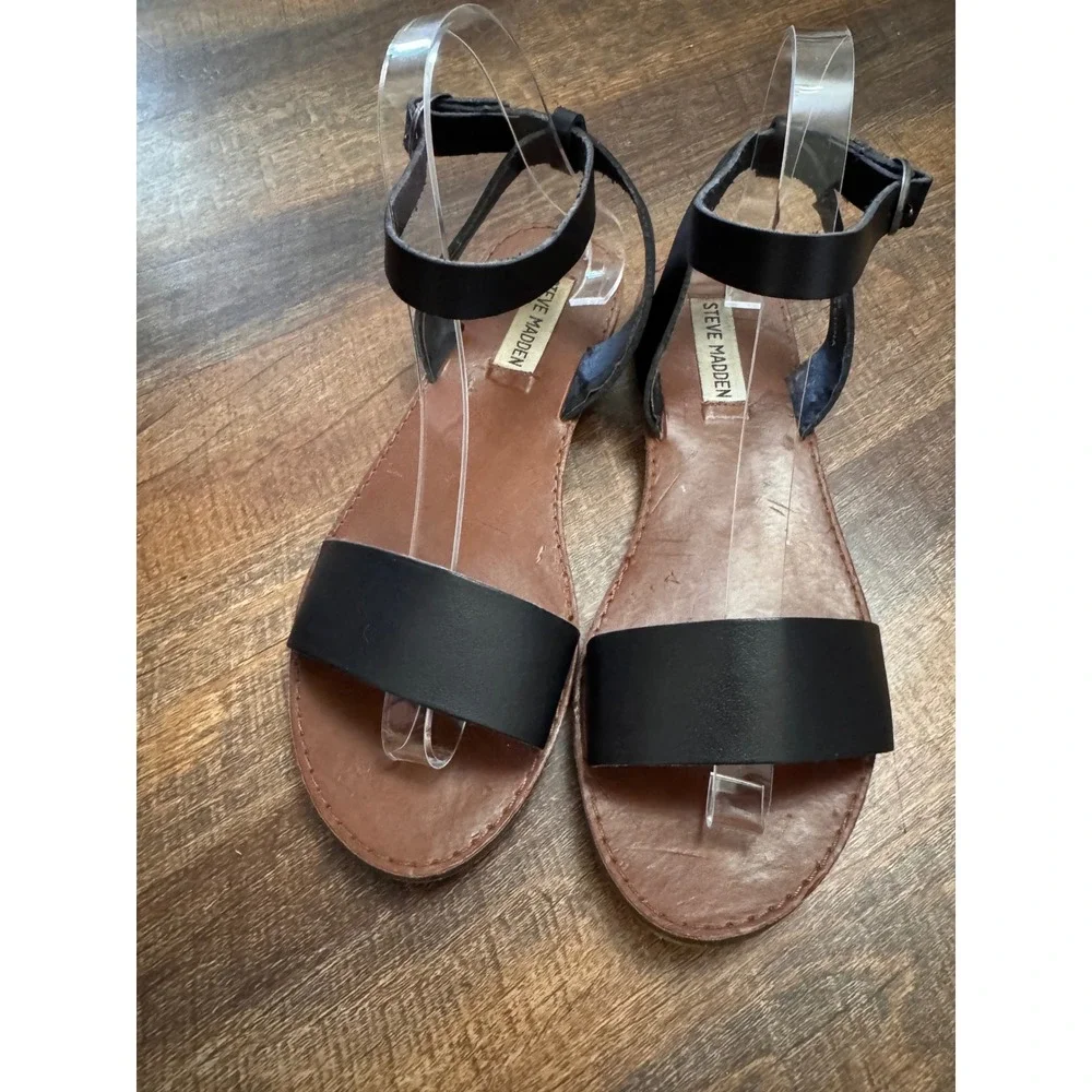Steve Madden Black Strappy Ankle Strap Flat Sandals Women's Size 7M